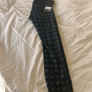 lululemon x Disney  Black wundertrain high rise 25” size 4
